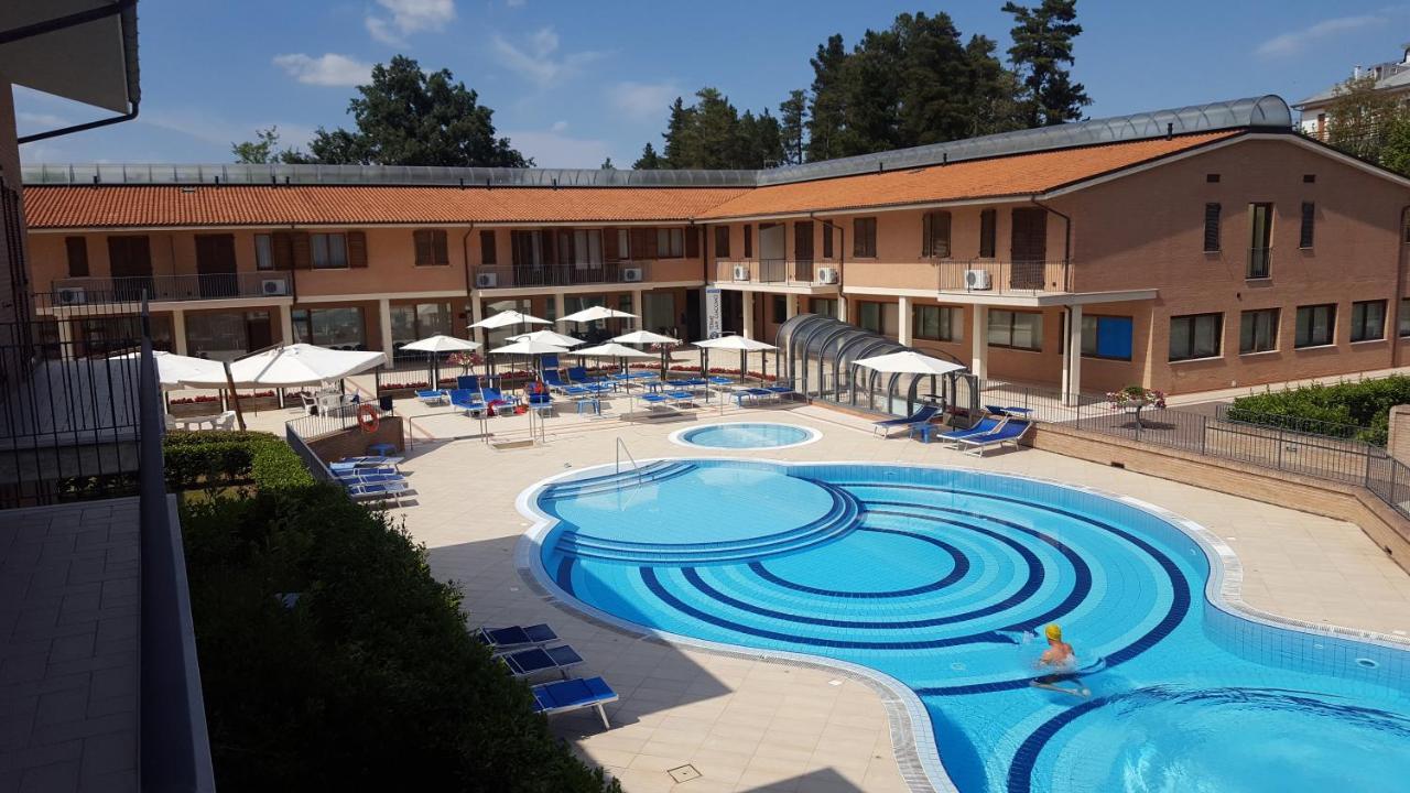 Residence Terme Di San Giacomo Sarnano Extérieur photo