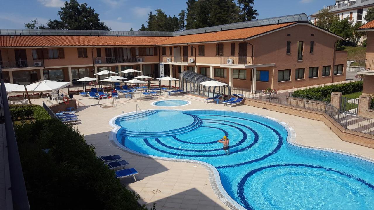 Residence Terme Di San Giacomo Sarnano Extérieur photo