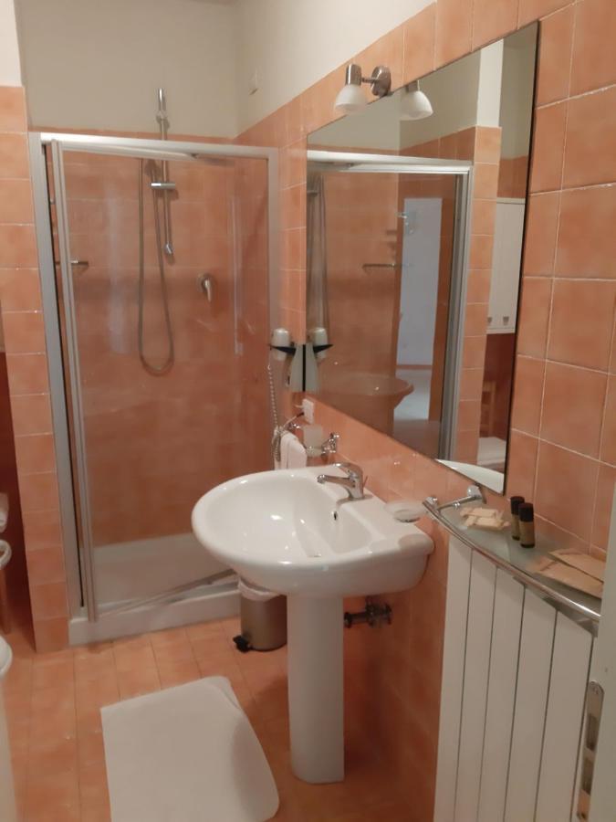 Residence Terme Di San Giacomo Sarnano Extérieur photo